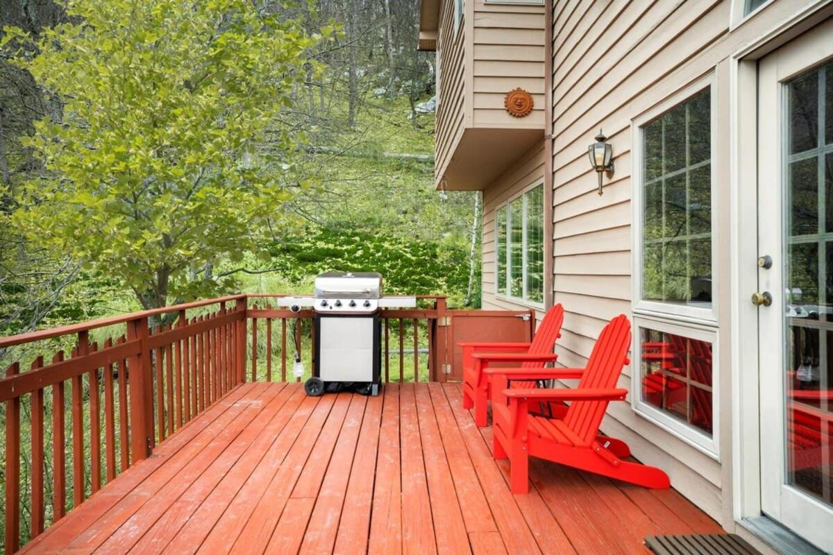 Modern Retreat W Hot Tub, Deck & Resort Amenities Berkeley Springs Zewnętrze zdjęcie