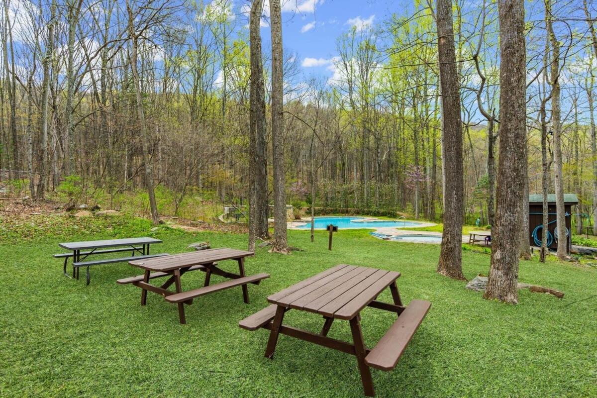 Modern Retreat W Hot Tub, Deck & Resort Amenities Berkeley Springs Zewnętrze zdjęcie