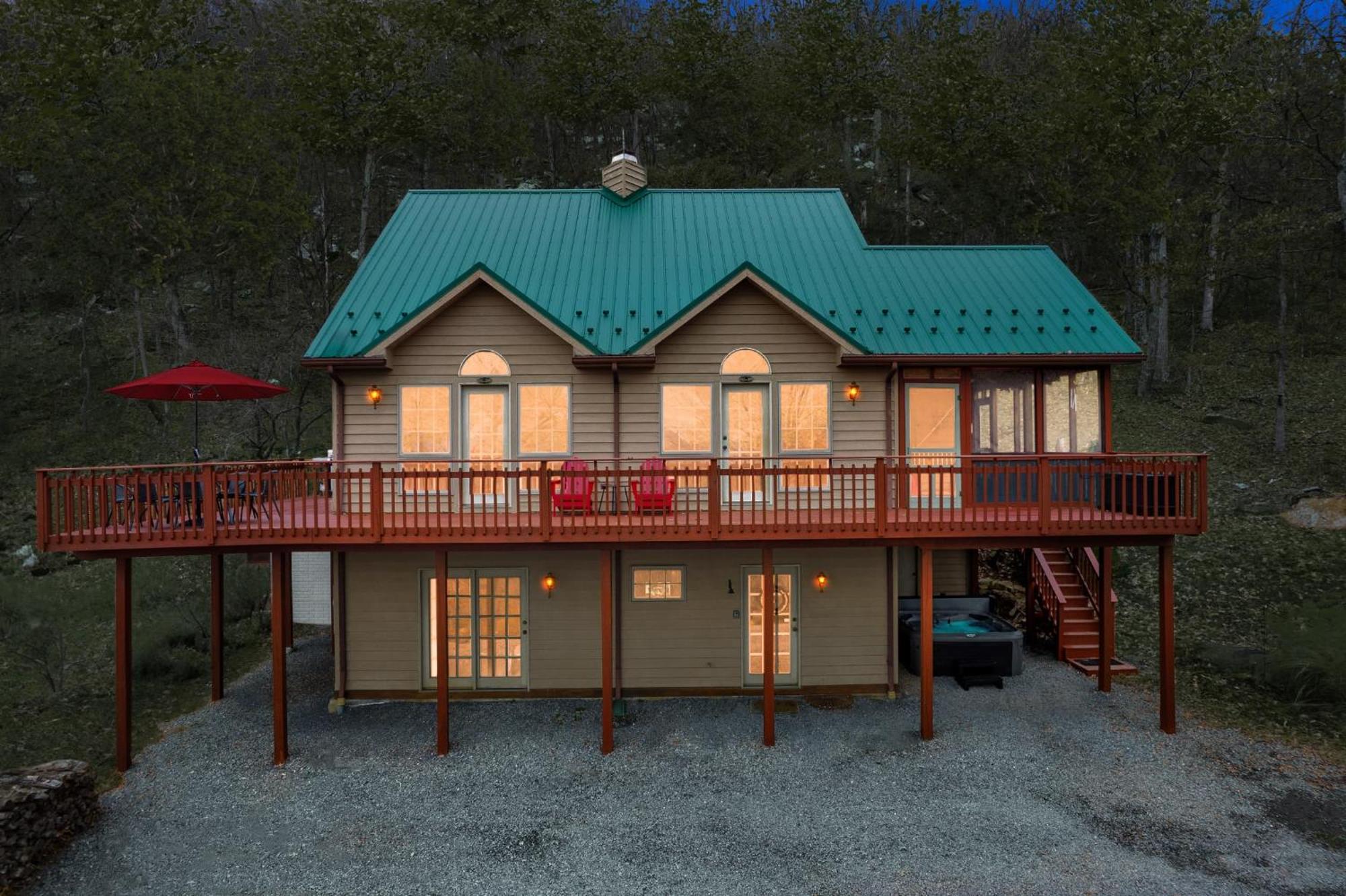 Modern Retreat W Hot Tub, Deck & Resort Amenities Berkeley Springs Zewnętrze zdjęcie