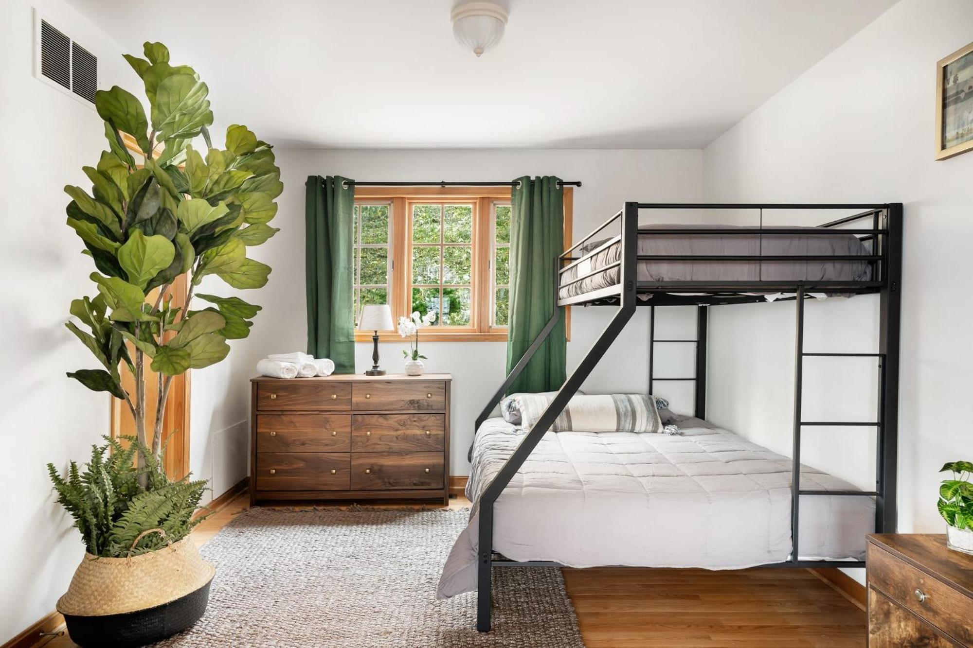 Modern Retreat W Hot Tub, Deck & Resort Amenities Berkeley Springs Zewnętrze zdjęcie