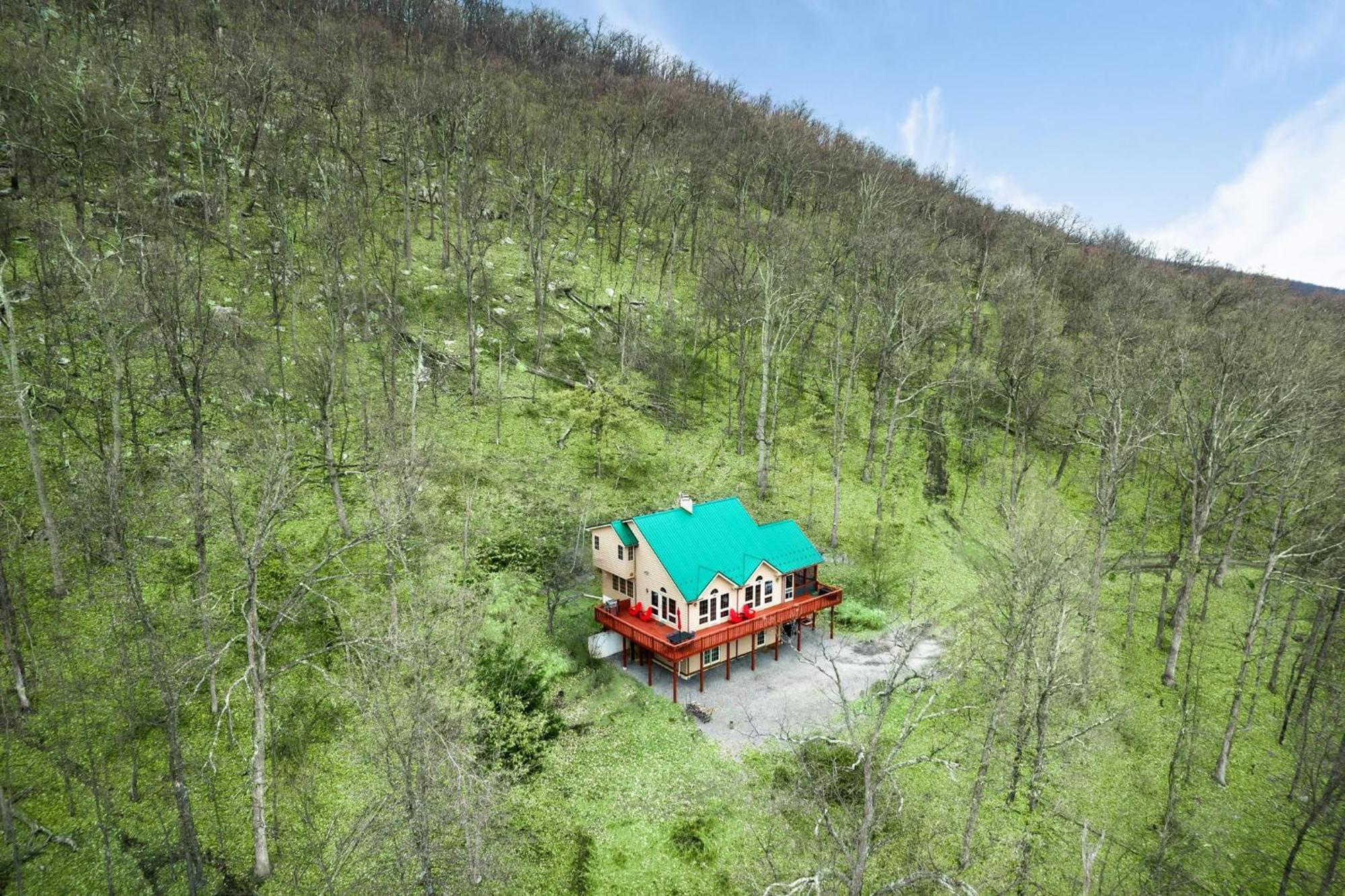 Modern Retreat W Hot Tub, Deck & Resort Amenities Berkeley Springs Zewnętrze zdjęcie